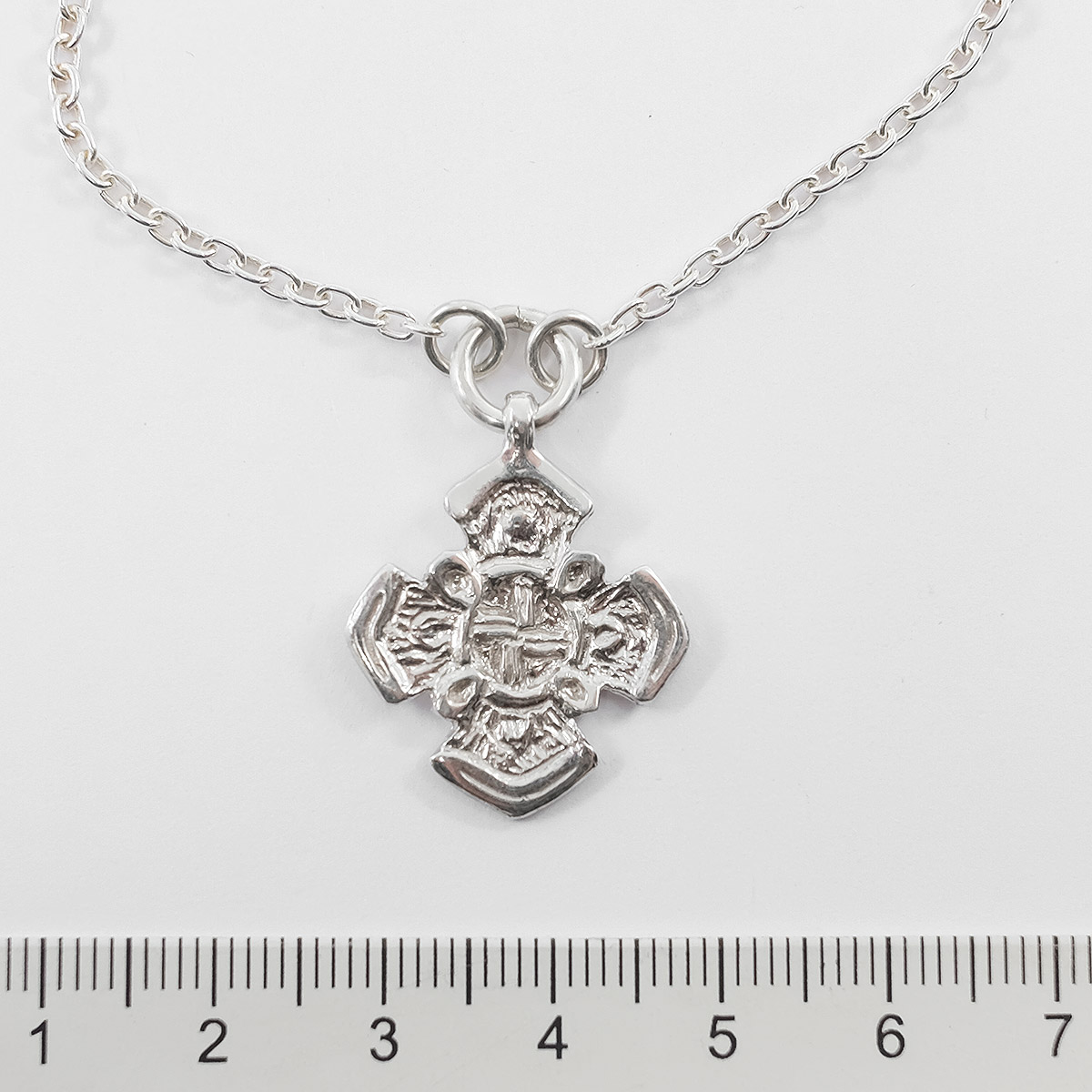 Pieni Juvan risti (hopeinen, ketjulla) - Image 3