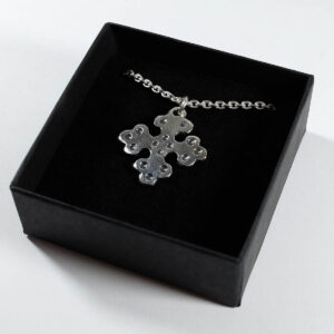 Perttelin risti hopeinen hopeaketjulla