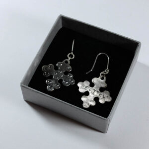 Perttelin risti korvikset hopeaa pari