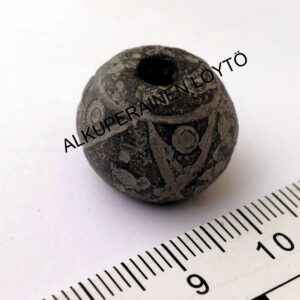 Ravattulan pronssihelmi alkuperäinen viikinkiaikainen löytö