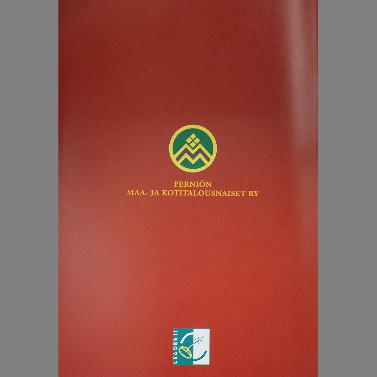 Perniön muinaispuku valmistusohjeet vihko takakansi